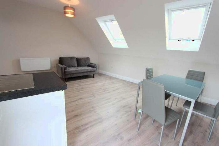 1 Bedroom Apartment To Rent In Chase Side, London, N14
