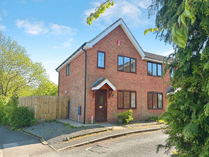 2 Bedroom End Terrace House For Sale In Squirrel Meadow, Telford, Shropshire, TF5