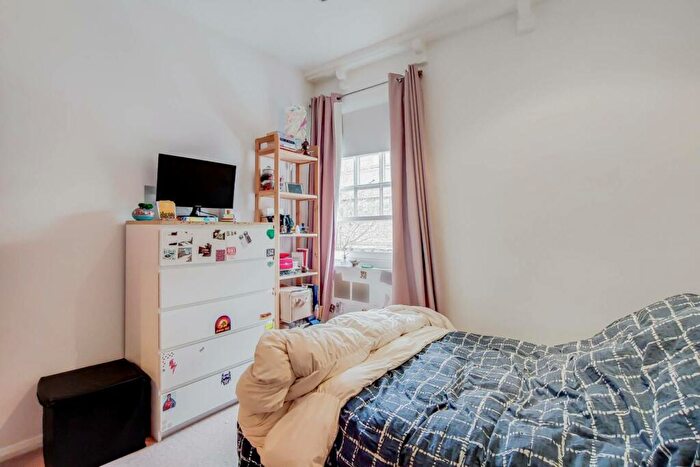 2 Bedroom Flat To Rent In Ashby Street, Islington, London, EC1V
