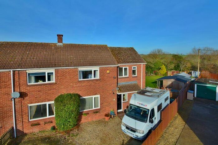4 Bedroom Semi-Detached House For Sale In Marsh End, Tetsworth, OX9