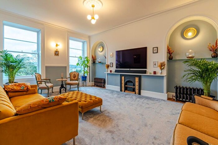 2 Bedroom Flat For Sale In Lansdown Place, Cheltenham, GL50