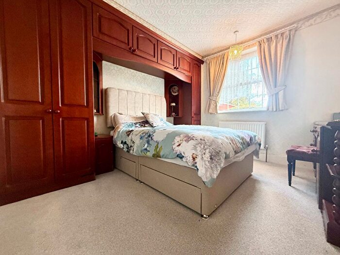 2 Bedroom Detached Bungalow For Sale In Wigmore Lane, Stopsley, Luton, Bedfordshire, LU2