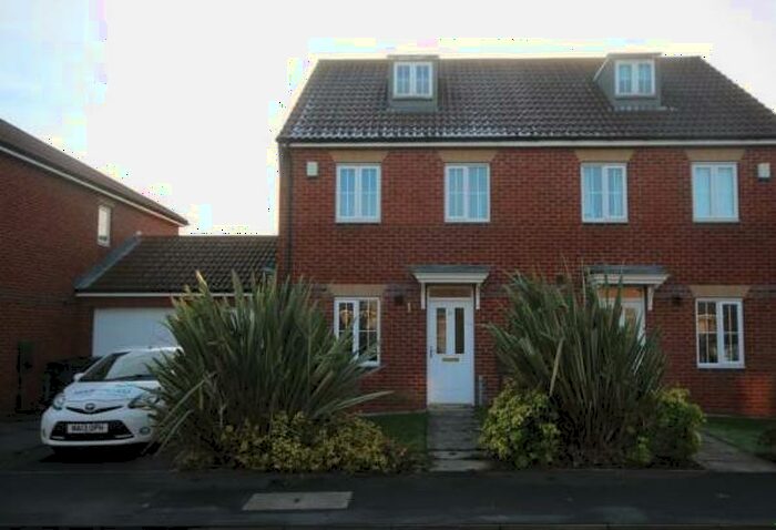 3 Bedroom Town House To Rent In Greyfriars Lane, NE12