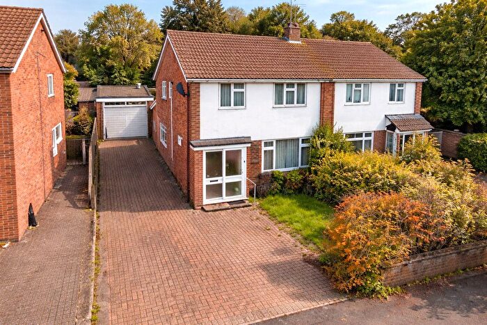 3 Bedroom Semi Detached House For Sale In Downs Way, Alton, Hampshire, GU34