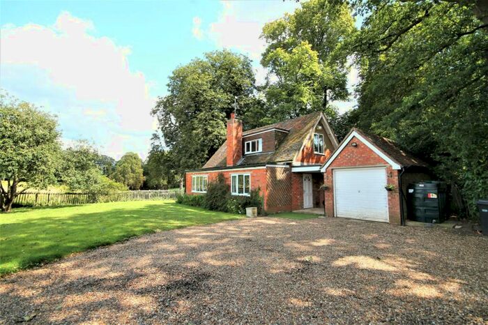 3 Bedroom Detached House To Rent In Rotherfield Greys, Henley-on-Thames, RG9
