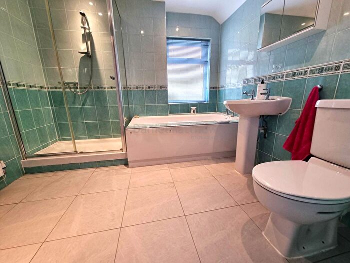 3 Bedroom End Of Terrace House For Sale In Barry Road, Barry, CF62