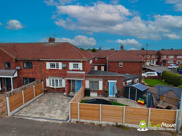 4 Bedroom End Of Terrace House For Sale In Pipering Lane, Doncaster, South Yorkshire, DN5