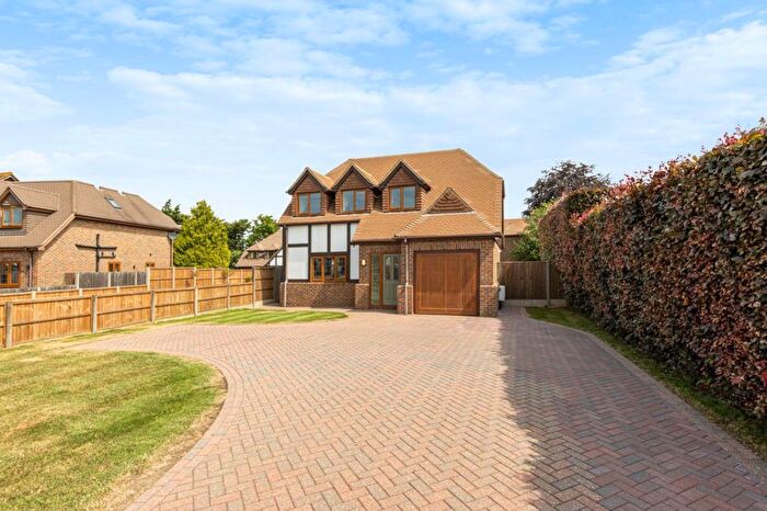 4 Bedroom Detached House To Rent In Church Road, Hartley, Longfield, DA3