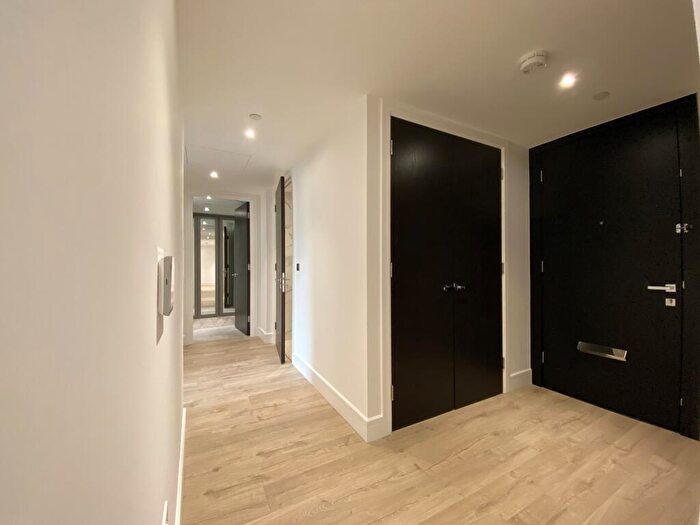 2 Bedroom Flat To Rent In Perilla House, Stable Walk, Tower Hamlets, London, E1