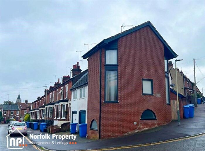 2 Bedroom Town House To Rent In South City, NR2