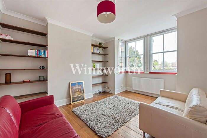 2 Bedroom Flat For Sale In Lordship Lane, London, N17