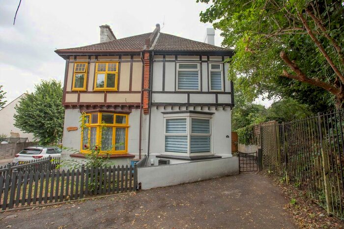 3 Bedroom Semi-Detached House To Rent In Rosebery Road, Gillingham, Kent, ME7