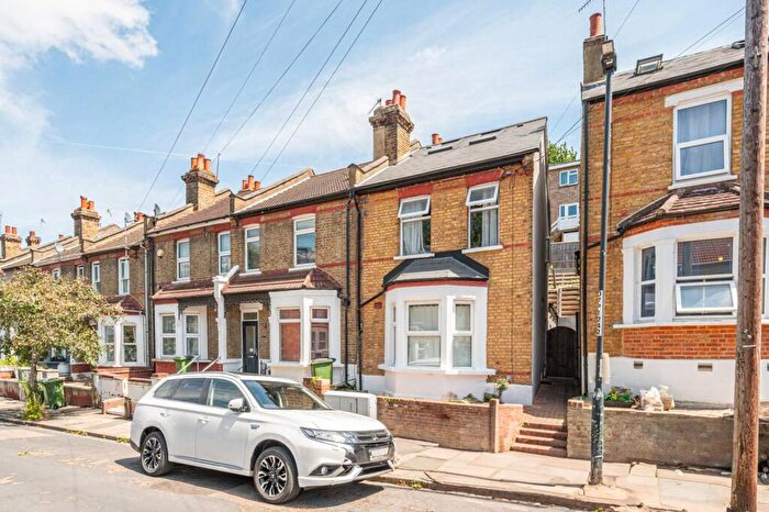 3 Bedroom End Of Terrace House For Sale In Roydene Road, Plumstead, London, SE18