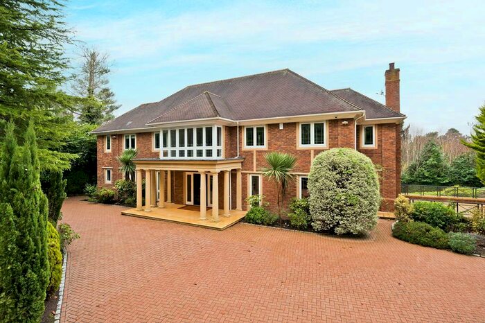 4 Bedroom Detached House To Rent In Ravenscroft Road, St Georges Hill, KT13