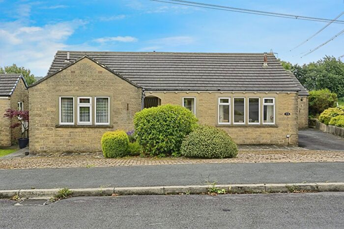 3 Bedroom Detached Bungalow For Sale In Pinfold Close, Barkisland, Halifax, HX4