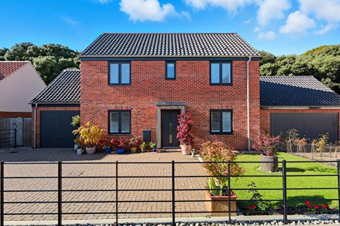 3 Bedroom Detached House For Sale In Martello Close, Bawdsey, Woodbridge, IP12