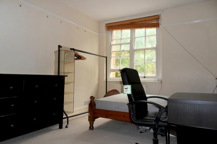 3 Bedroom Flat To Rent In Queen Alexandra, London, WC1H