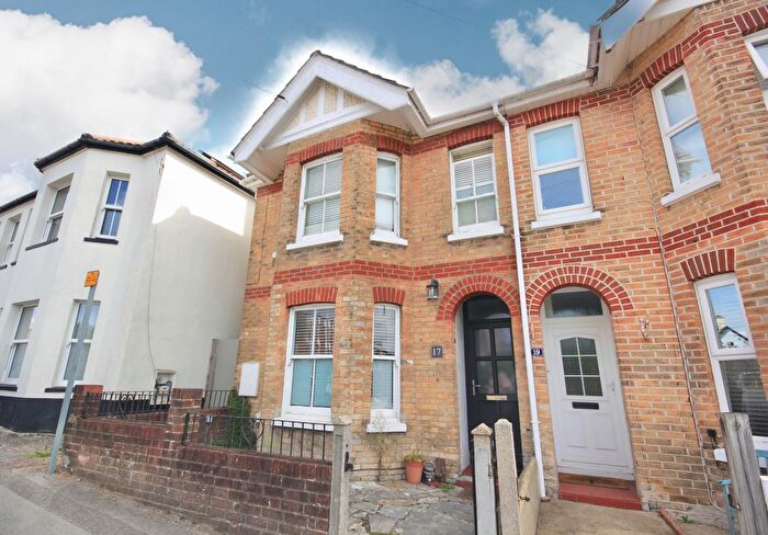 3 Bedroom Semi-Detached House For Sale In Mansfield Road, Poole, BH14