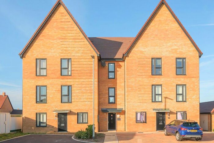 2 Bedroom Flat To Rent In Heritage Road, Kingsnorth, Ashford, TN25