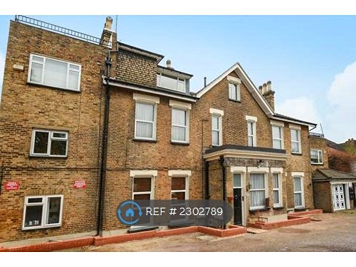 1 Bedroom Flat To Rent In Oakcroft, London, SE12