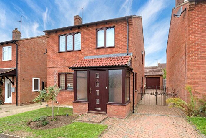 3 Bedroom Detached House For Sale In Hereford Close, Desborough, Kettering, NN14