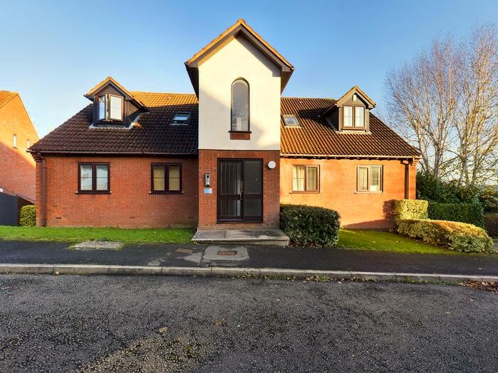 1 Bedroom Flat To Rent In Ripley Close, High Wycombe, HP13