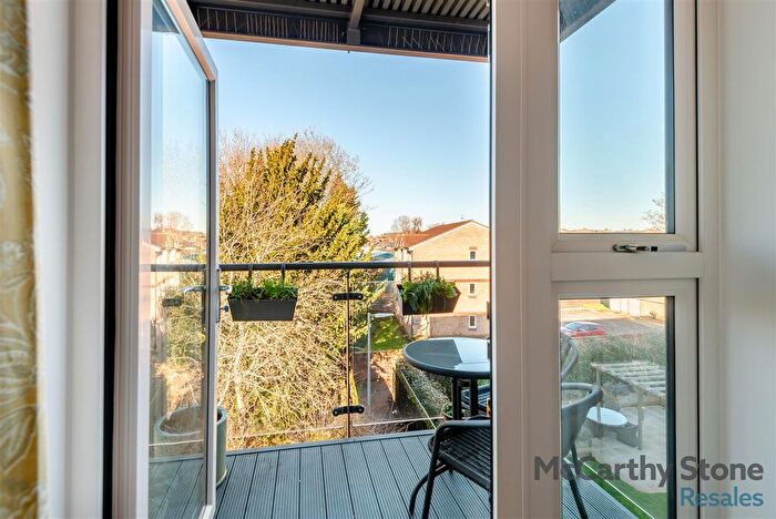 1 Bedroom Flat For Sale In Lionheart Court, Sewardstone Road, Waltham Abbey, EN9