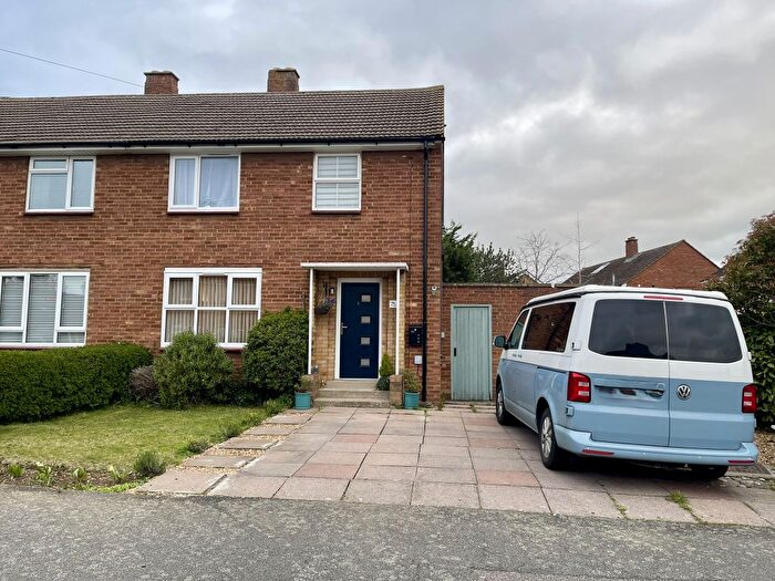 3 Bedroom Semi-Detached House For Sale In Mead End, Biggleswade, SG18