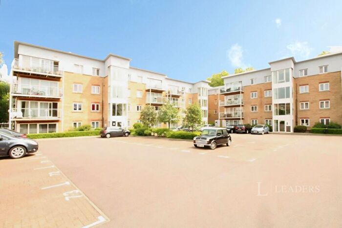 2 Bedroom Flat To Rent In Primrose Close, Luton, Bedfordshire, LU3