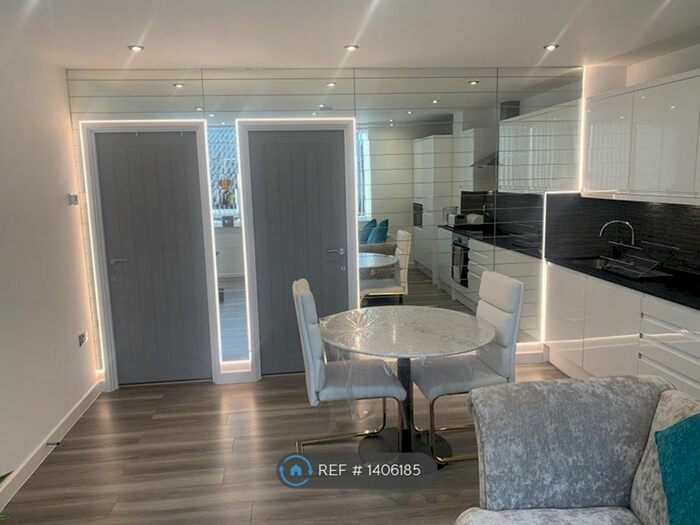 2 Bedroom Flat To Rent In Bentinck Court, West Drayton, UB7