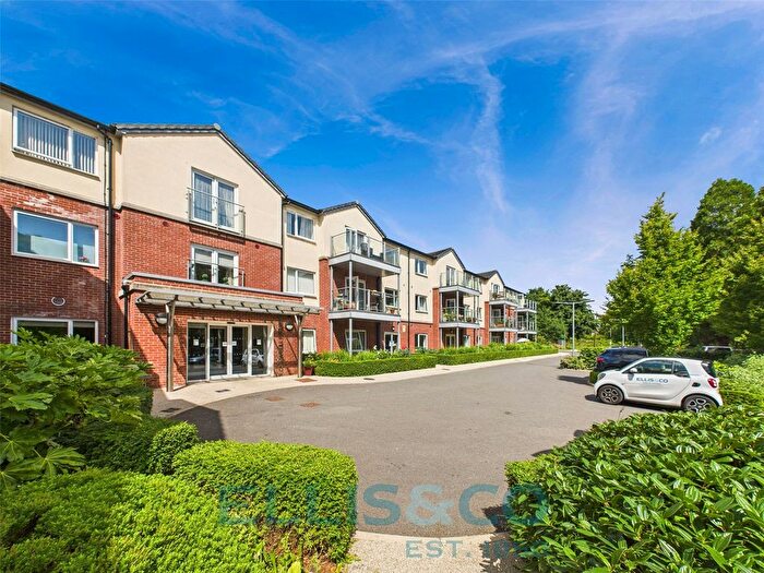 1 Bedroom Flat For Sale In Tudeley Lane, Tonbridge, Kent, TN11