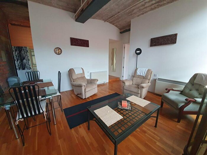 2 Bedroom Flat To Rent In Lister Mills, Lilycroft Road, Bradford, BD9