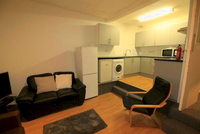 6 Bedroom Terraced House To Rent In Mansfield Road, Nottingham, NG1