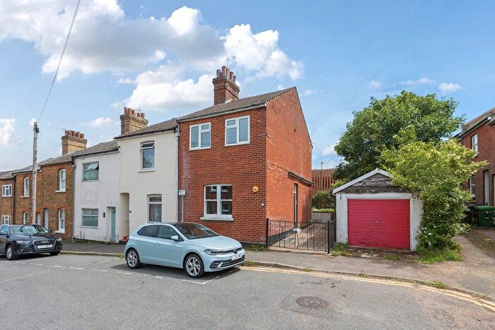 2 Bedroom Terraced House To Rent In Buckhurst Avenue, TN13