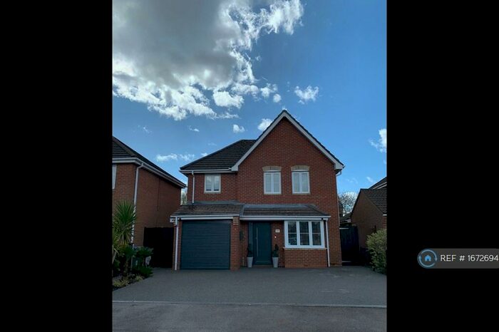 4 Bedroom Detached House To Rent In Watersmeet, Fareham, PO16