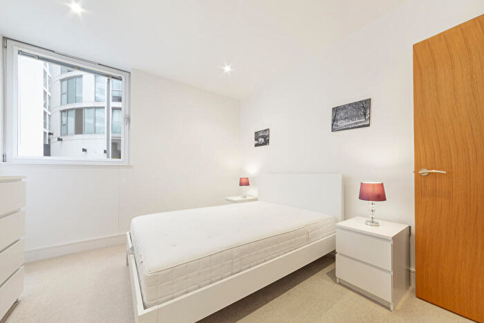 1 Bedroom Apartment To Rent In Lanterns Way, London, E14