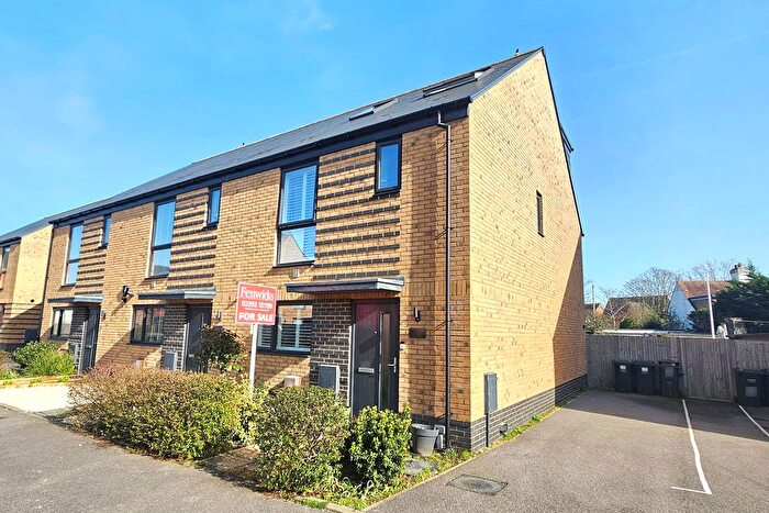 4 Bedroom End Of Terrace House For Sale In Argus Road, Lee-On-The-Solent, PO13