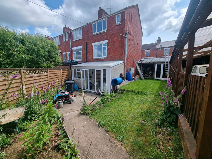 3 Bedroom End Of Terrace House For Sale In Lansdown Road, Swindon, SN1