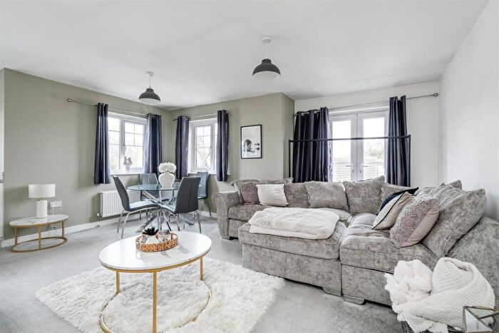 2 Bedroom Apartment To Rent In New Meadow Close, Shirley, Solihull, B90