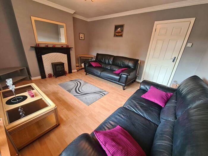 2 Bedroom Block Of Apartments To Rent In Antoneys Close, Pinner, HA5
