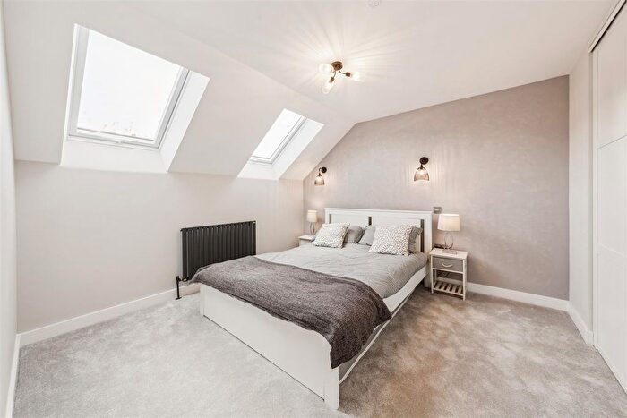 1 Bedroom Flat For Sale In Gilbey Road, London, SW17