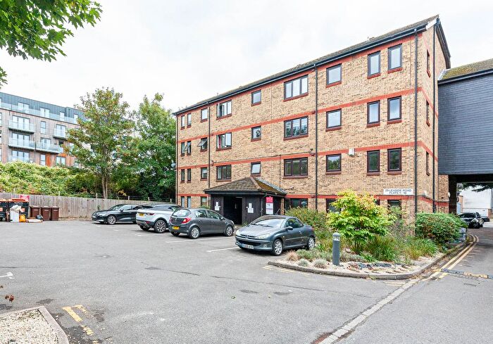 1 Bedroom Flat To Rent In Leaside Road, Clapton, Hackney, London, E5
