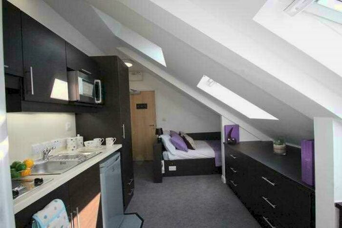 1 Bedroom End Of Terrace House To Rent In The Square, / North Road East, Plymouth, PL4