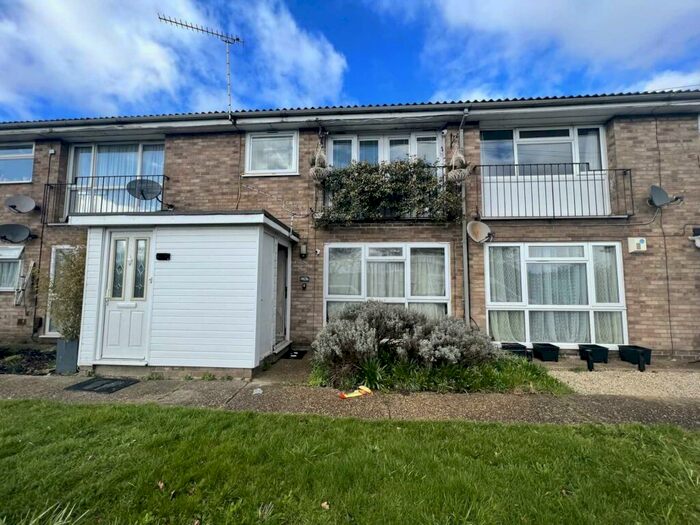 1 Bedroom Maisonette For Sale In Upminster Road North, Rainham, RM13