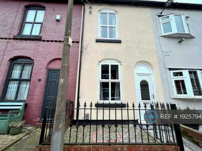 2 Bedroom Terraced House To Rent In Salford, Salford, M6