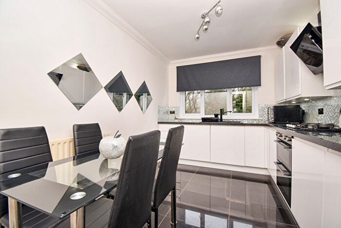 2 Bedroom Flat For Sale In Lairds Hill Place, Kilsyth, Glasgow, G65