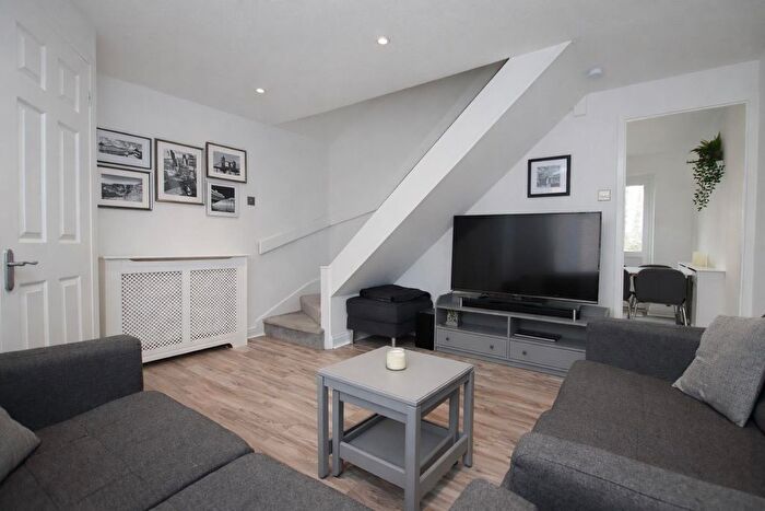 2 Bedroom Property For Sale In Danziger Way, Borehamwood, WD6