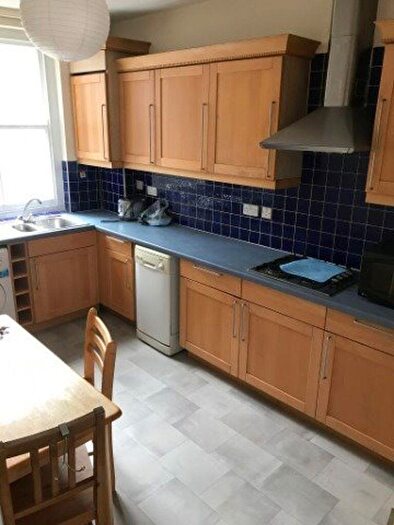 3 Bedroom Flat To Rent In London, , Aldgate East, Settles St -, E1