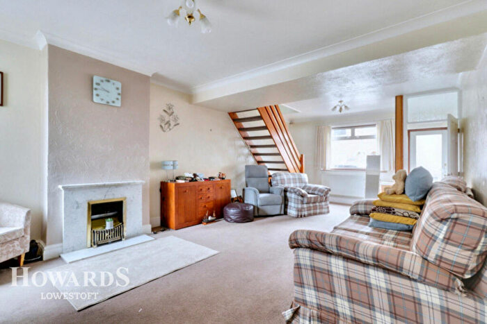 3 Bedroom Terraced House For Sale In May Road, Lowestoft, NR32