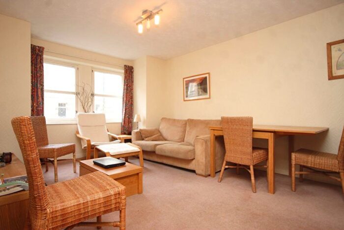 2 Bedroom Flat To Rent In Rankeillor Street, Edinburgh, EH8